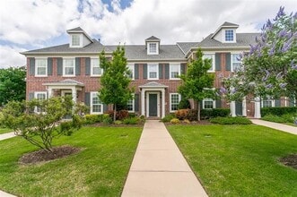 Building Photo - 1050 Marian Dr