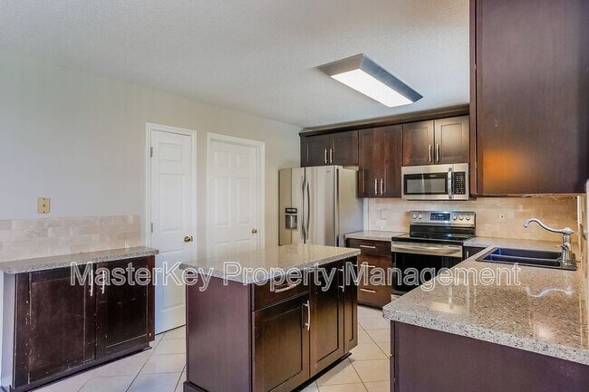 Building Photo - 105 Grandtree Ct
