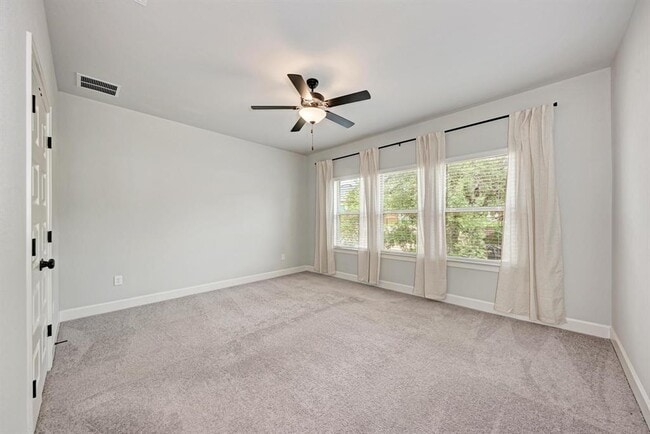 Building Photo - 12811 Stanford Dr