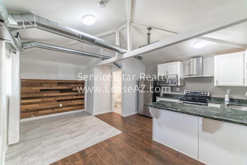 Primary Photo - 1622 W Willetta St