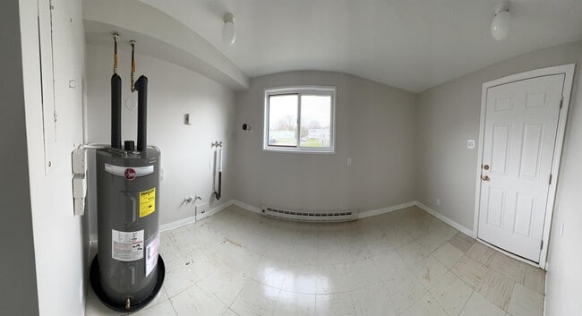 Building Photo - 75 Birchwood Dr