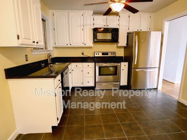 Foto del edificio - 8702 Greycliff Rd