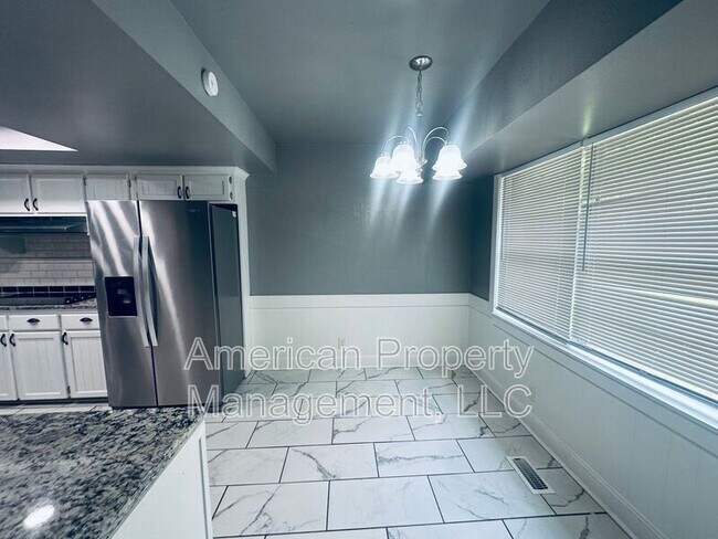 Building Photo - 7050 E 71st Ct