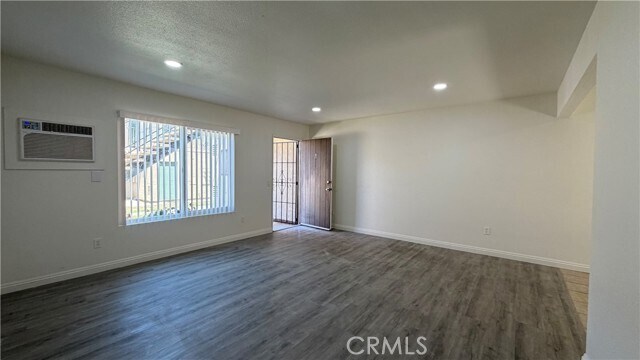Foto del edificio - 15923 La Forge St