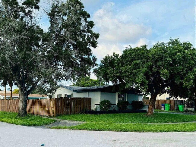 Building Photo - 9171 NW 26th St