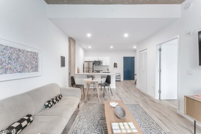 Foto del edificio - 10 Commerce Ct