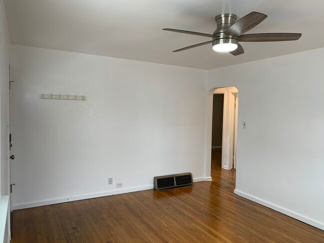 Sala de estar - 328 H St