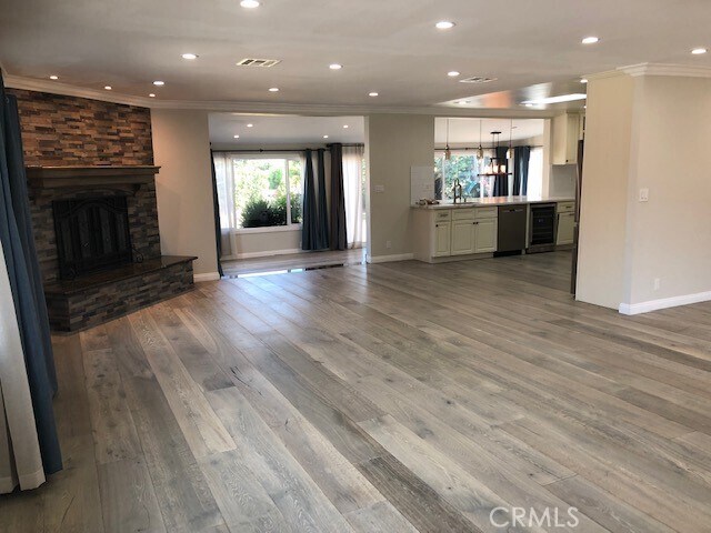 Foto del edificio - 2024 Angelcrest Dr