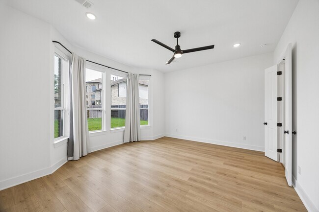 Building Photo - 15085 Berry Brk Dr