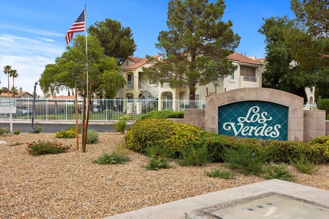 Building Photo - One Bedroom Ground Floor unit at Los Verde...