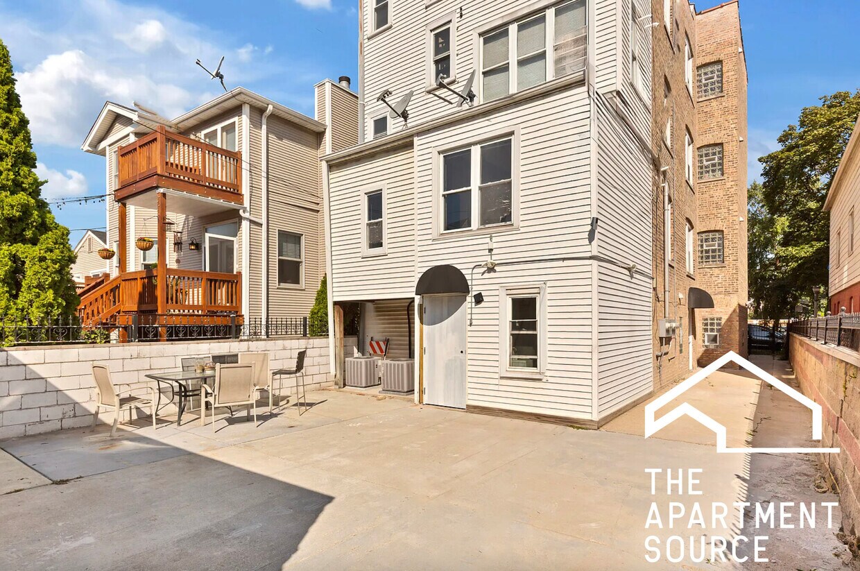 Foto principal - 2839 W Nelson St