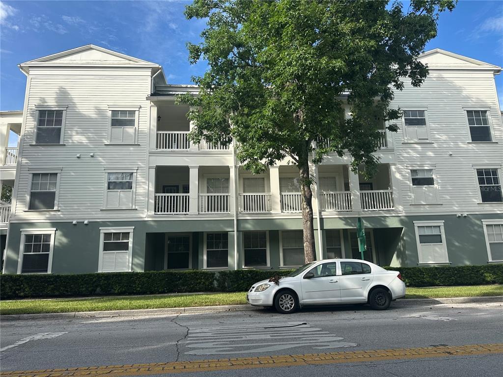 Foto principal - 603 Campus St