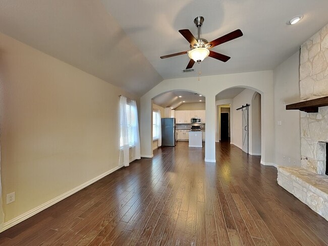 Building Photo - 816 Water Garden Cir