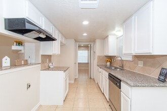 Building Photo - 6710 Stiller Dr