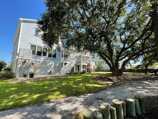 Building Photo - 1055 Hills Plantation Dr