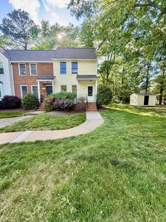 Foto del edificio - 2504 Thicket Greene Ct