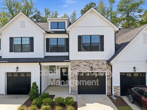 Building Photo - 739 Putney Hl Rd