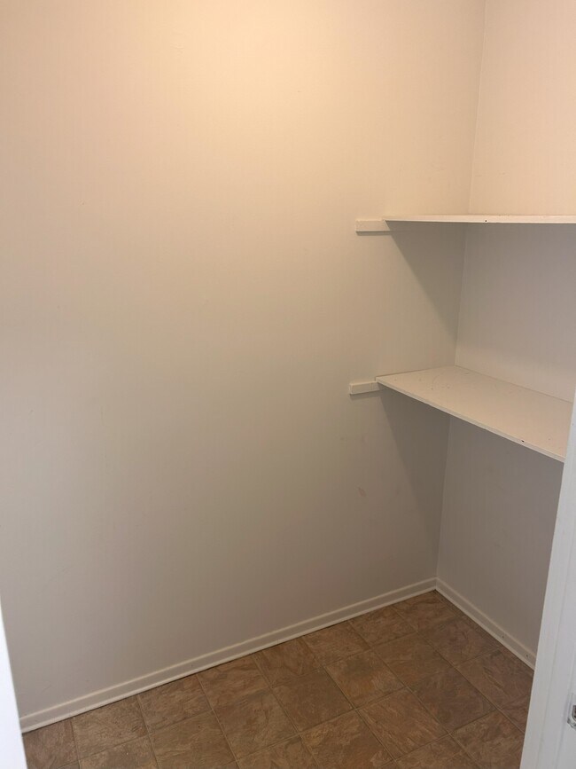 Photo du bâtiment - 727 5th Ave N