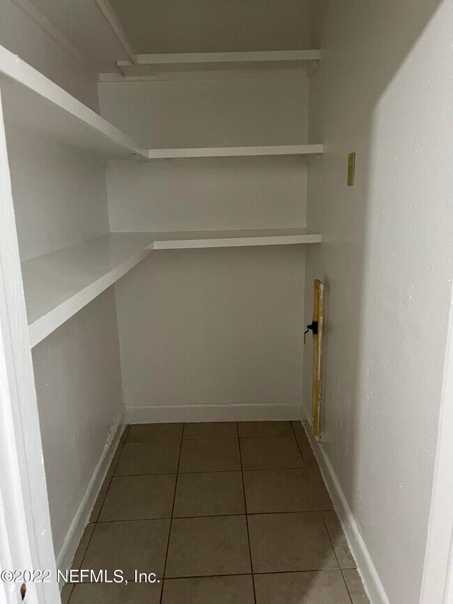 Foto del edificio - 421 W 18th St