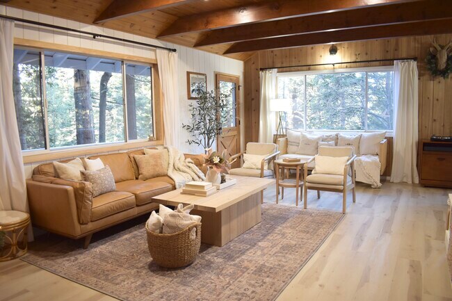 Foto del edificio - 28363 Larchmont Ln