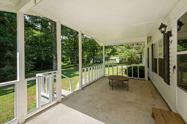 Building Photo - 15 Grey Rock Valley