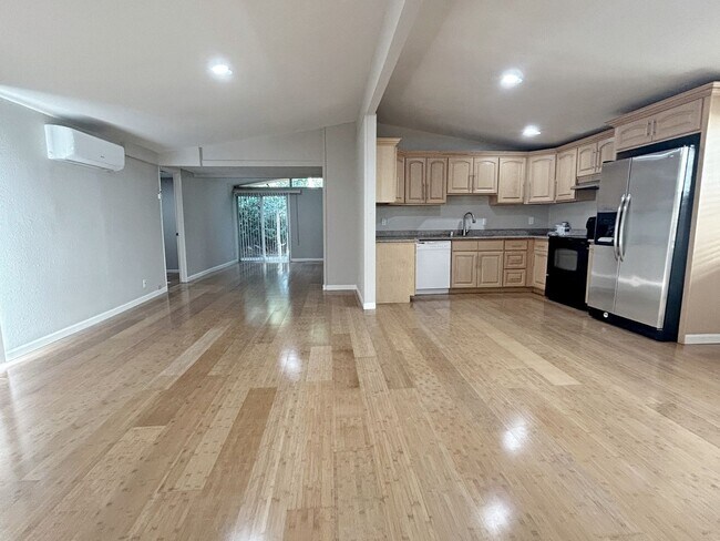 Building Photo - Single family home in highly desirable Ran...