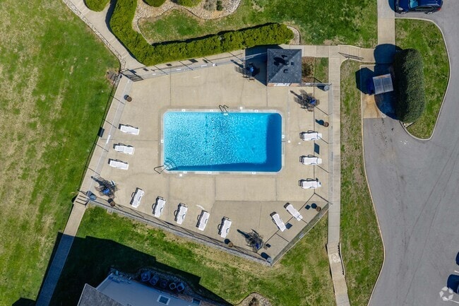 Piscina - Royal Oaks Apartments