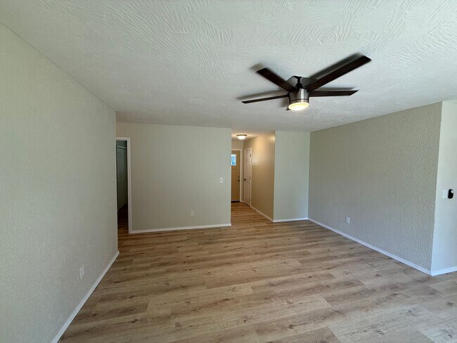 Foto del edificio - Remodeled 3 Bedroom 2 Bathroom home in Battlefield MO