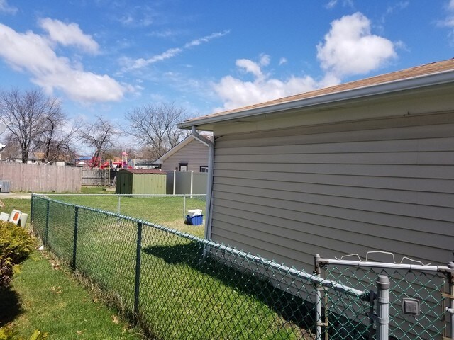 Building Photo - 162 W Stevenson Dr