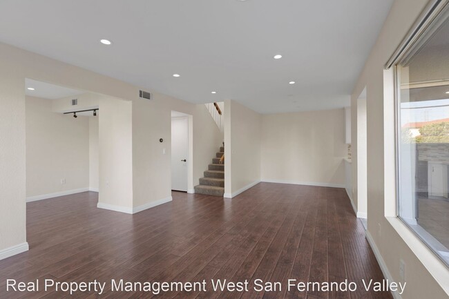Building Photo - 3 br, 2.5 bath House - 18512 Mayall St. #A
