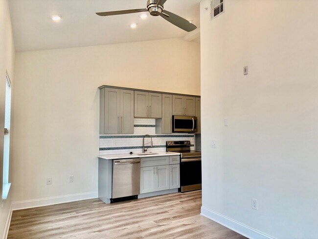 Foto del edificio - 6601 Ridge Ave