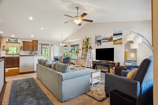 Foto del edificio - 868 McCollister Ct