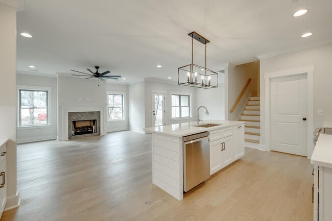 Foto del edificio - 9690 Dutton Ln