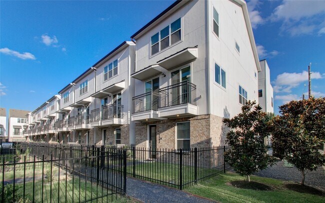 Foto del edificio - 1262 N Post Oak Rd