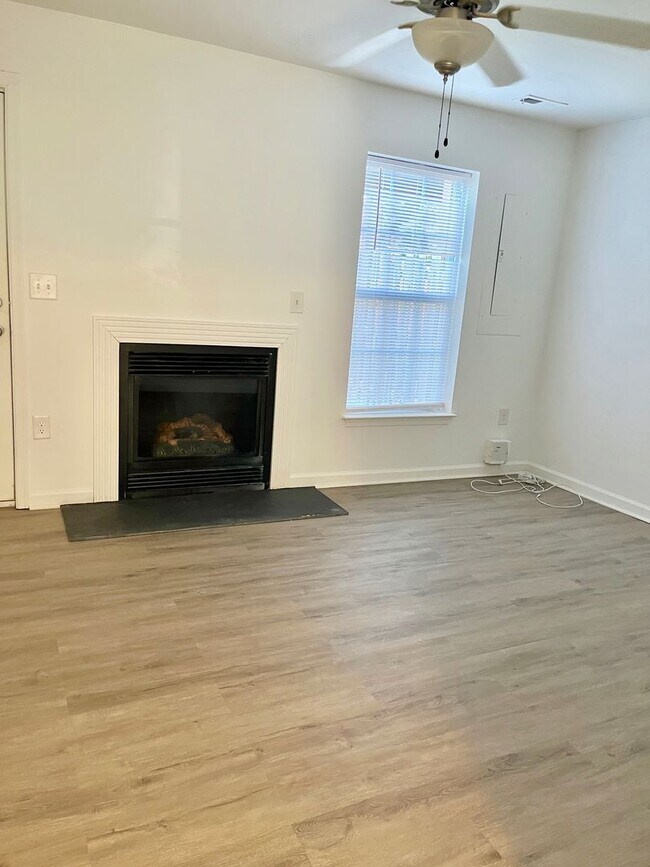 Foto del edificio - Gorgeous Spotsylvania Townhouse