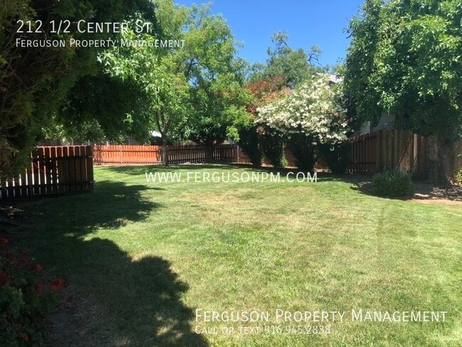 Building Photo - Adorable, Immaculate Home with a Park-Like...