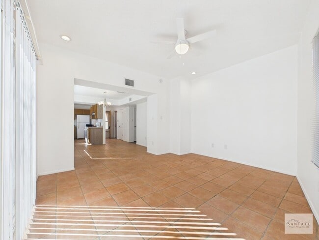 Building Photo - Single Family Home Available Now!