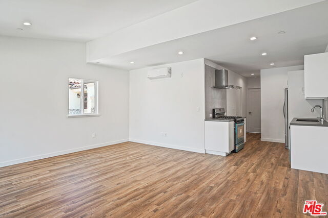Foto del edificio - 1166 Cochran Ave