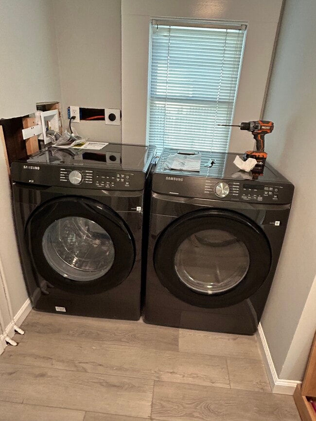 Laundry - 15 1st St