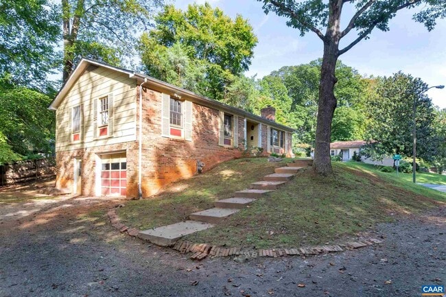 Building Photo - 619 Highland Ave