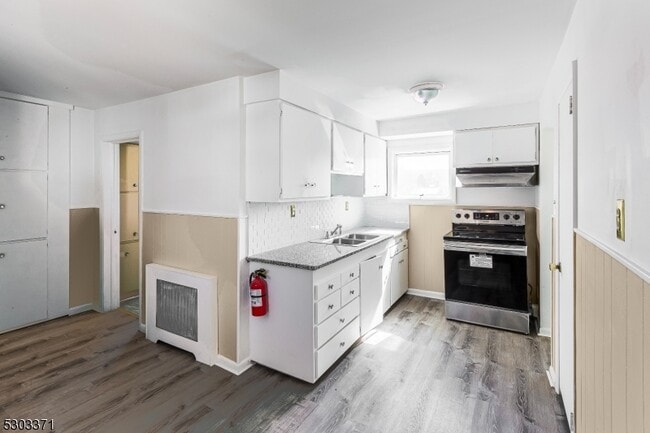 Building Photo - 26 Schooleys Mountain Rd