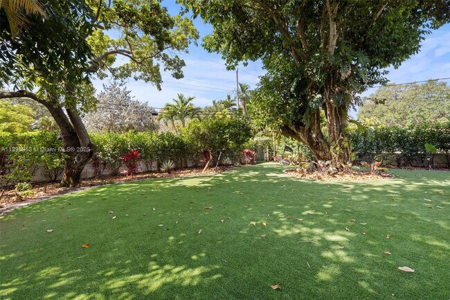 Foto del edificio - 90 NE 106th St