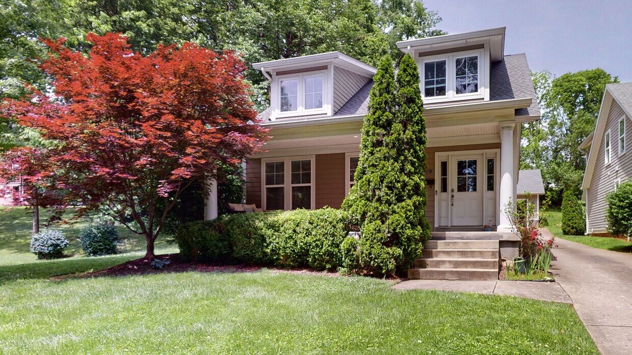 Primary Photo - 3 Bed/4.5 Bath Crescent Hill Charmer with ...