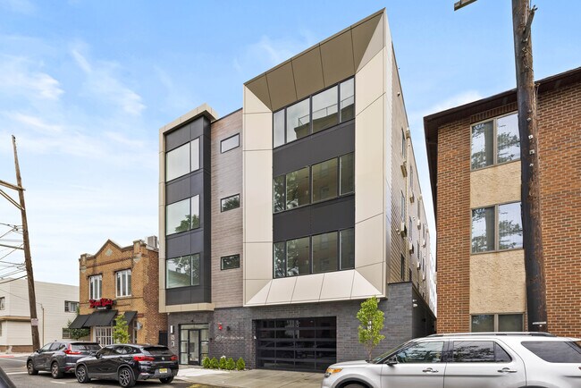 Building Photo - 148 70th St