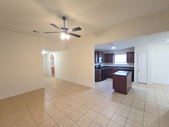 Foto del edificio - 2303 Golden Brandy Ln