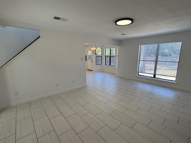 Foto del edificio - 12604 Shady Acres Dr