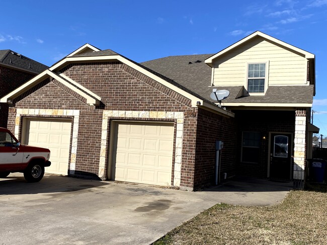 Building Photo - 906 Parkplace Ridge