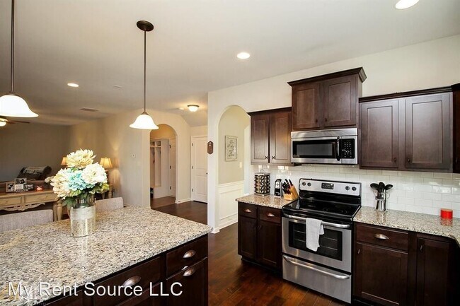 Building Photo - 4 br, 2.5 bath House - 345 Cliffhaven Circle