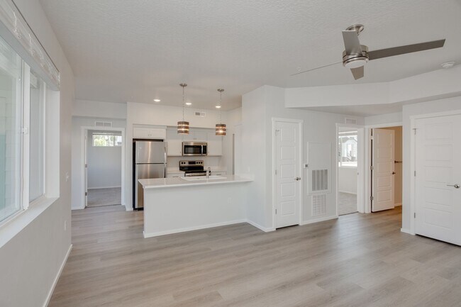 Foto del edificio - Experience Caldwell Living: Beautiful BRAND NEW 3 Bedroom Apartments!