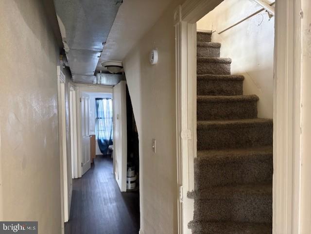 Foto del edificio - 112 W Main St